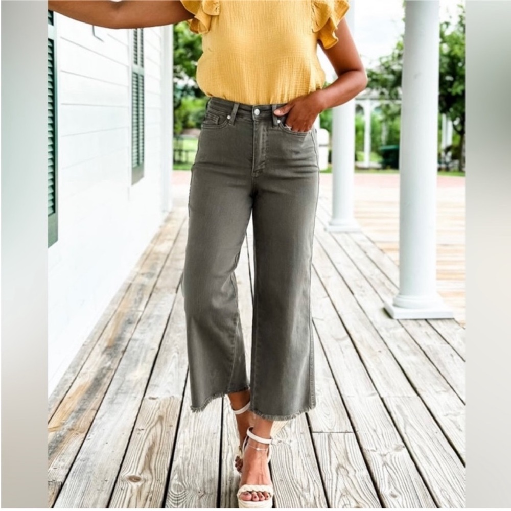 Judy Blue Cropped Olive Jeans with Distressed Hem